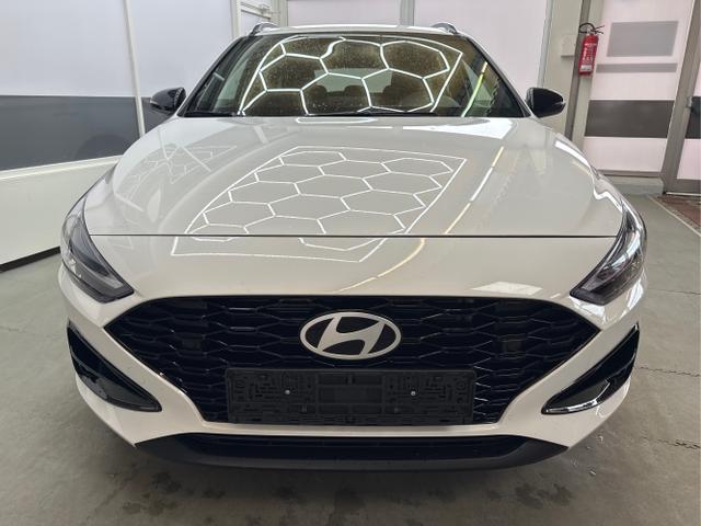 Hyundai i30 Kombi - PREMIUM SHZ NAVI KLIMAAUTOMATIK ALU SmartKey