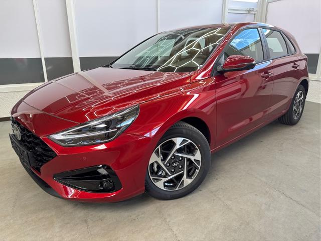 Hyundai / i30 / Rot / / / SHZ NAVI ALU LED RFK PDC