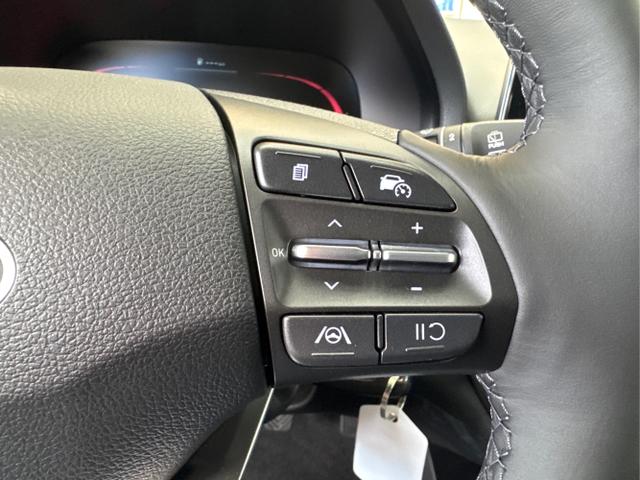 Hyundai / i30 / Rot / / / SHZ NAVI ALU LED RFK PDC