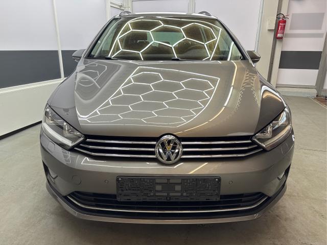 Volkswagen / Golf / Grau / / / DSG AHK WP NAVI XENON 