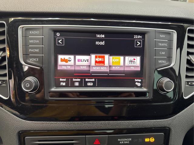 Volkswagen / Golf / Grau / / / DSG AHK WP NAVI XENON 