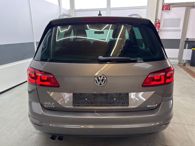 Volkswagen / Golf / Grau / / / DSG AHK WP NAVI XENON 