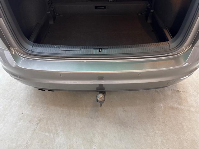 Volkswagen / Golf / Grau / / / DSG AHK WP NAVI XENON 