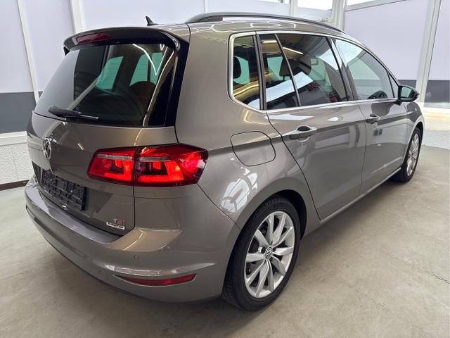 Volkswagen / Golf / Grau / / / DSG AHK WP NAVI XENON 
