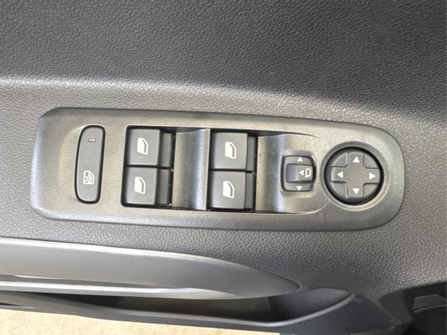 Fiat / Doblò / Blau / / / AUT 7-SITZER STYLE PACK SHZ TOTWINKEL UConnect 