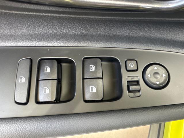 Hyundai / BAYON / Grün / / / NAVI SHZ RFK PDC KLIMAAUTOMATIK Licht/Regensensor