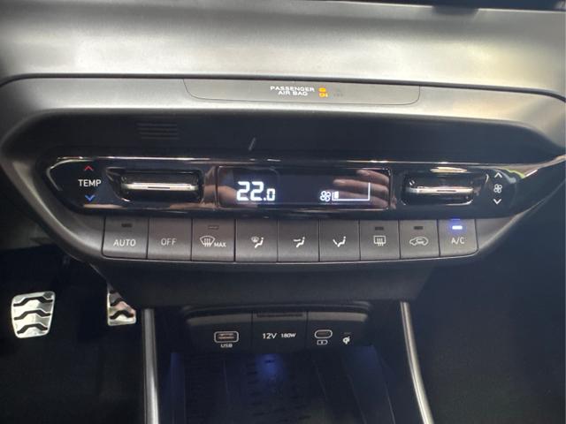 Hyundai / BAYON / Grün / / / NAVI SHZ RFK PDC KLIMAAUTOMATIK Licht/Regensensor