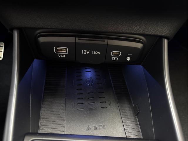 Hyundai / BAYON / Grün / / / NAVI SHZ RFK PDC KLIMAAUTOMATIK Licht/Regensensor