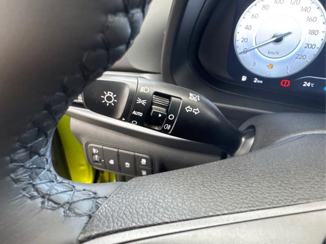 Hyundai / BAYON / Grün / / / NAVI SHZ RFK PDC KLIMAAUTOMATIK Licht/Regensensor