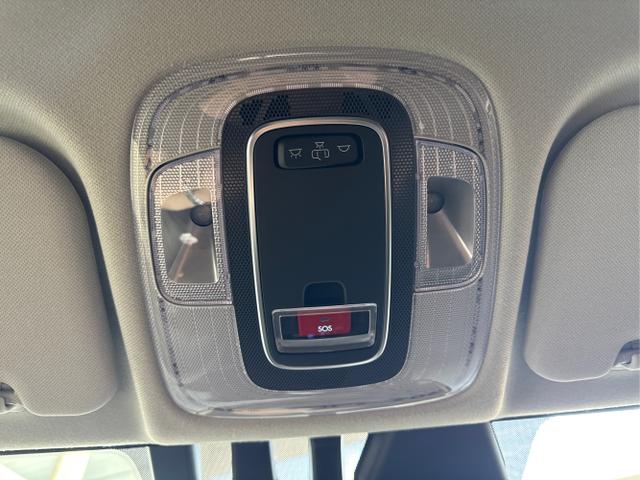 Hyundai / BAYON / Grün / / / NAVI SHZ RFK PDC KLIMAAUTOMATIK Licht/Regensensor