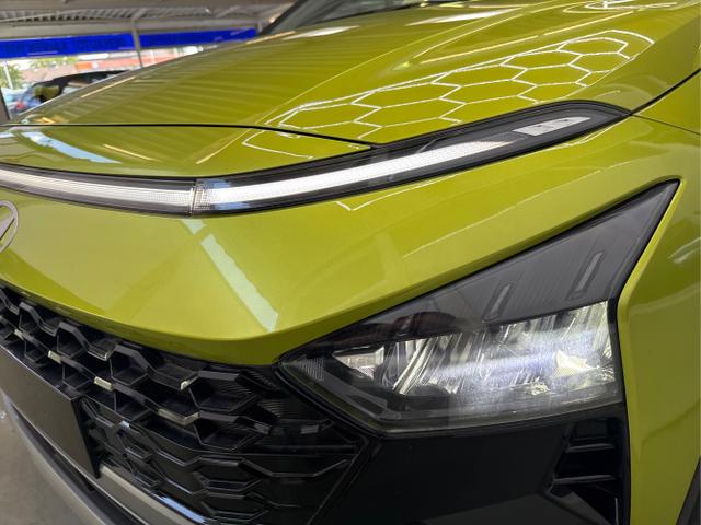 Hyundai / BAYON / Grün / / / NAVI SHZ RFK PDC KLIMAAUTOMATIK Licht/Regensensor