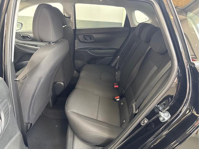 Hyundai / i20 / Schwarz / / / WP NAVI RFK TEMPOMAT
