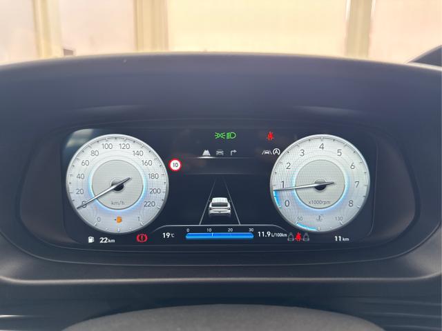 Hyundai / i20 / Schwarz / / / WP NAVI RFK TEMPOMAT