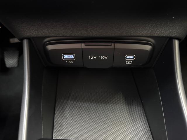 Hyundai / i20 / Schwarz / / / WP NAVI RFK TEMPOMAT