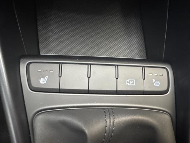Hyundai / i20 / Schwarz / / / WP NAVI RFK TEMPOMAT