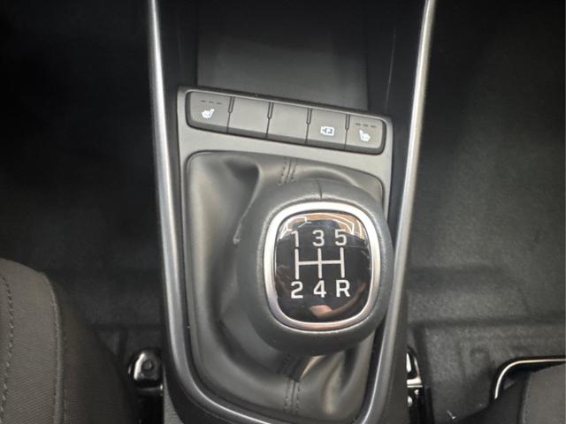 Hyundai / i20 / Schwarz / / / WP NAVI RFK TEMPOMAT