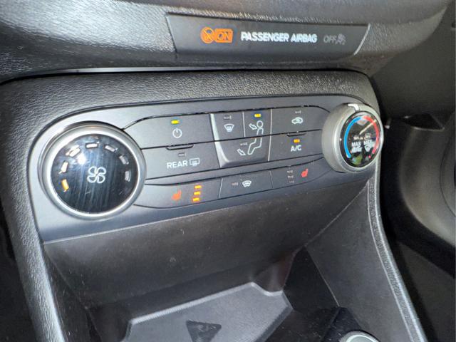 Ford / Fiesta / Blau / / / RADIO KLIMA SHZ PDC