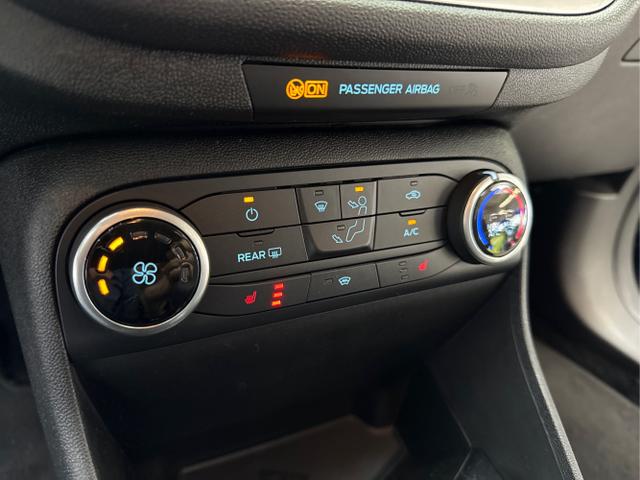 Ford / Fiesta / Blau / / / RADIO KLIMA SHZ PDC
