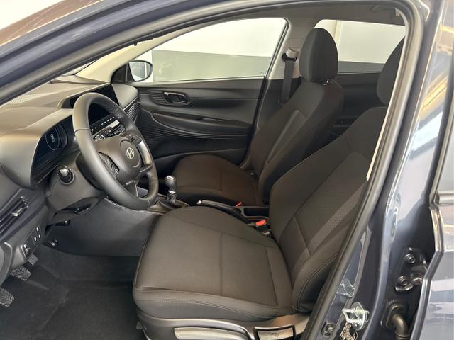 Hyundai / i20 / Grau / / / NAVI RFK TEMPOMAT