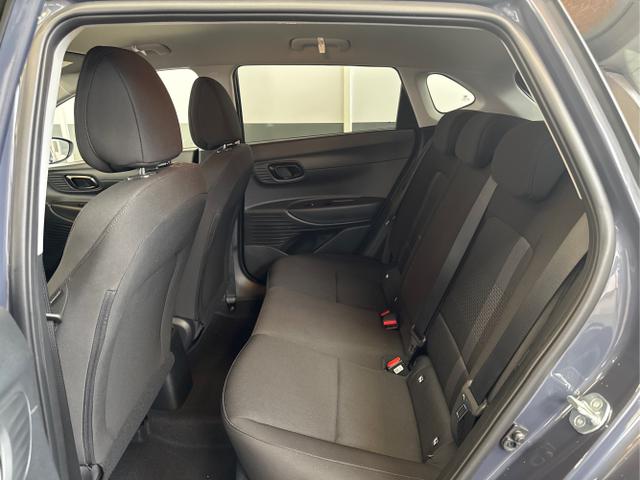 Hyundai / i20 / Grau / / / NAVI RFK TEMPOMAT