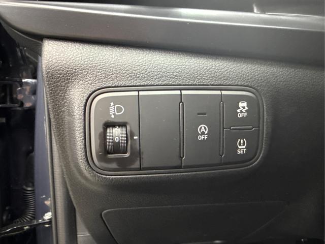 Hyundai / i20 / Grau / / / NAVI RFK TEMPOMAT