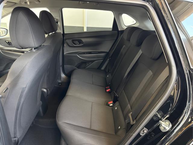 Hyundai / i20 / Schwarz / / / NAVI RFK TEMPOMAT
