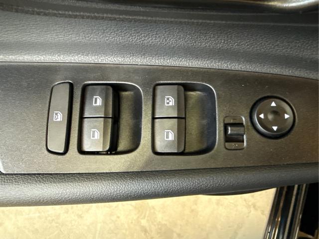 Hyundai / i20 / Schwarz / / / NAVI RFK TEMPOMAT