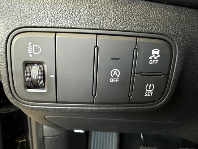 Hyundai / i20 / Schwarz / / / NAVI RFK TEMPOMAT