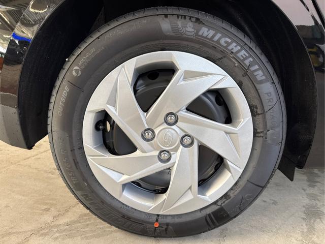 Hyundai / i20 / Schwarz / / / NAVI RFK TEMPOMAT