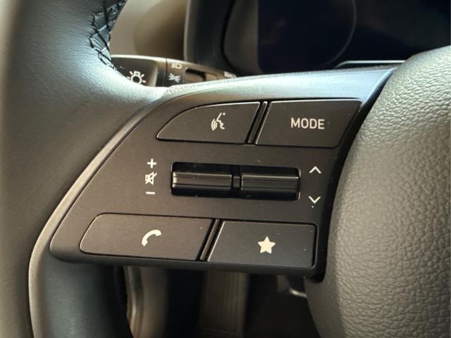 Hyundai / i20 / Schwarz / / / NAVI RFK TEMPOMAT