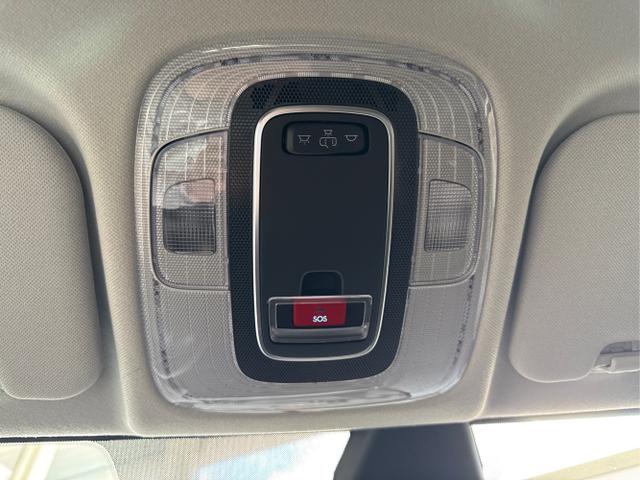 Hyundai / i20 / Schwarz / / / NAVI RFK TEMPOMAT