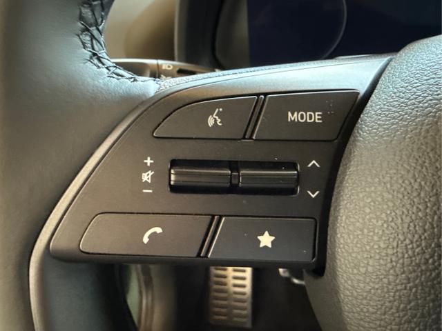 Hyundai / BAYON / Grün / / / NAVI SHZ RFK PDC KLIMAAUTOMATIK