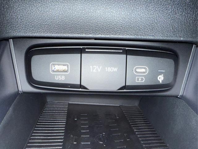 Hyundai / BAYON / Grün / / / NAVI SHZ RFK PDC KLIMAAUTOMATIK