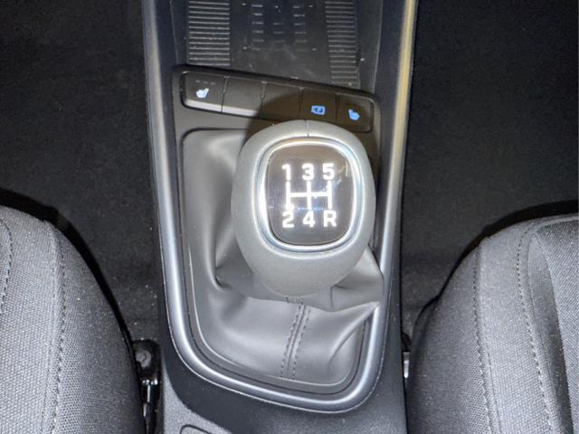 Hyundai / BAYON / Grün / / / NAVI SHZ RFK PDC KLIMAAUTOMATIK