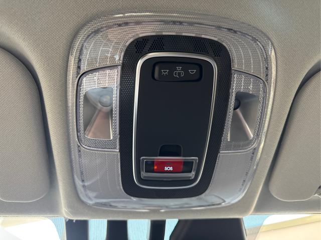 Hyundai / BAYON / Grün / / / NAVI SHZ RFK PDC KLIMAAUTOMATIK