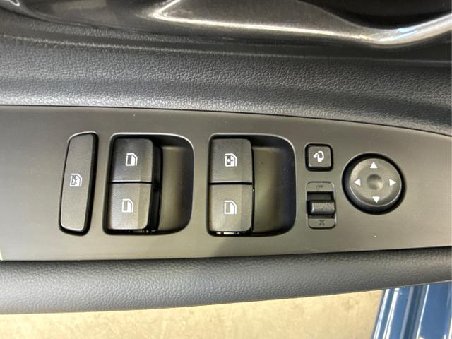 Hyundai / i20 / Blau / / / NAVI SHZ LED ALU RFK SHZ KLIMAAUTOMATIK 