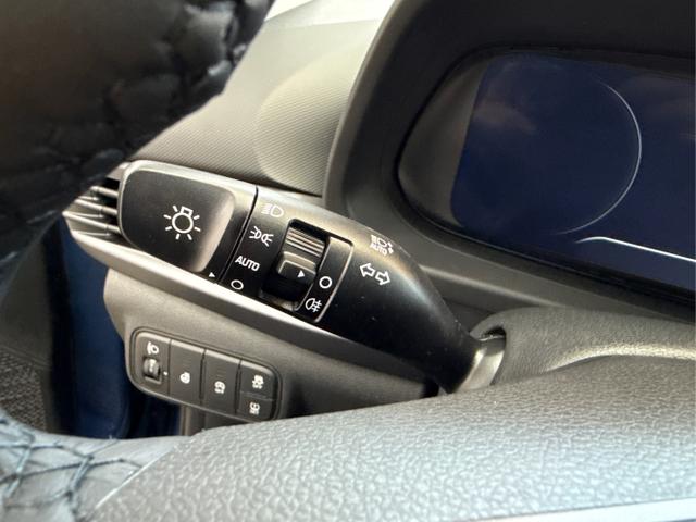 Hyundai / i20 / Blau / / / NAVI SHZ LED ALU RFK SHZ KLIMAAUTOMATIK 