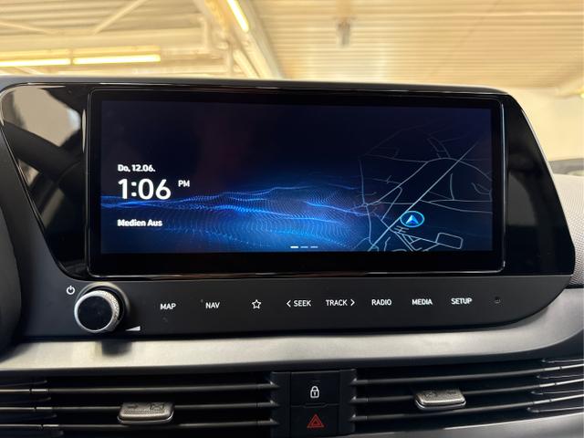 Hyundai / i20 / Schwarz / / / NAVI SHZ LED ALU RFK SHZ KLIMAAUTOMATIK 