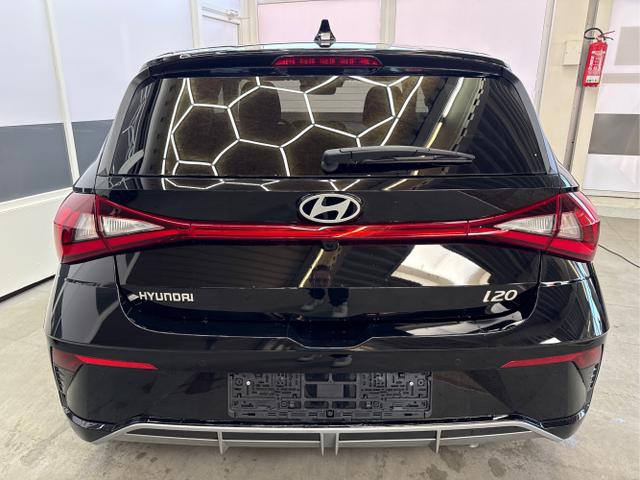 Hyundai / i20 / Schwarz / / / NAVI SHZ LED ALU RFK SHZ KLIMAAUTOMATIK 