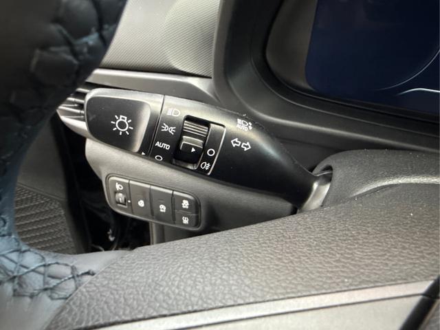 Hyundai / i20 / Schwarz / / / NAVI SHZ LED ALU RFK SHZ KLIMAAUTOMATIK 