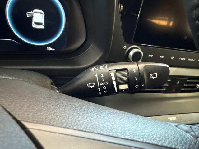 Hyundai / i20 / Schwarz / / / NAVI SHZ LED ALU RFK SHZ KLIMAAUTOMATIK 