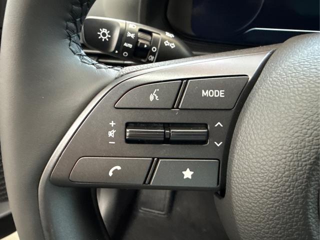 Hyundai / i20 / Schwarz / / / NAVI SHZ LED ALU RFK SHZ KLIMAAUTOMATIK 