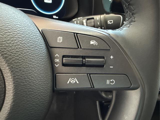 Hyundai / i20 / Schwarz / / / NAVI SHZ LED ALU RFK SHZ KLIMAAUTOMATIK 