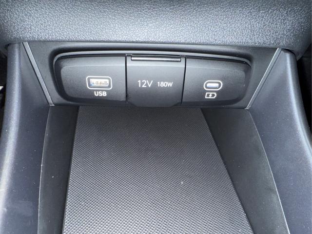 Hyundai / i20 / Schwarz / / / NAVI SHZ LED ALU RFK SHZ KLIMAAUTOMATIK 