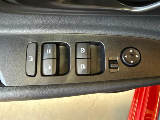 Hyundai / i20 / Rot / / / WP KLIMAAUTOMATIK NAVI RFK TEMPOMAT