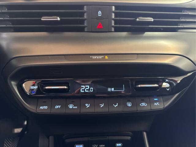 Hyundai / i20 / Rot / / / WP KLIMAAUTOMATIK NAVI RFK TEMPOMAT