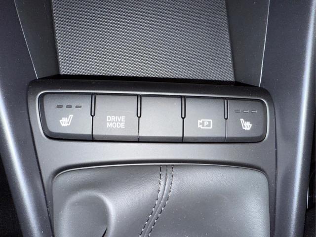 Hyundai / i20 / Rot / / / WP KLIMAAUTOMATIK NAVI RFK TEMPOMAT