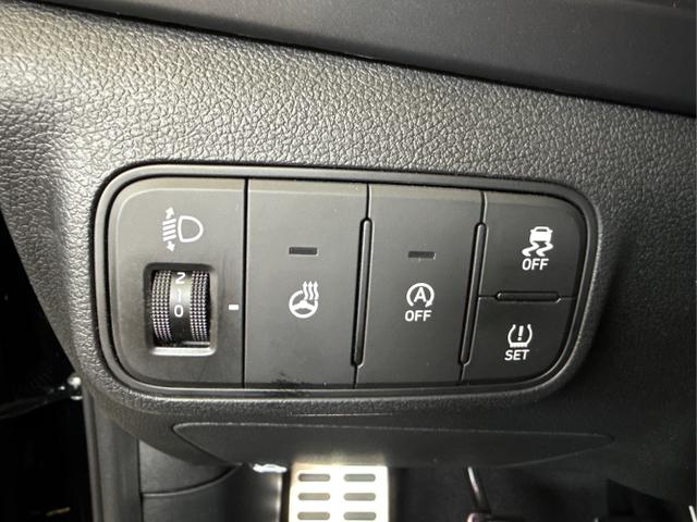 Hyundai / BAYON / Schwarz / / / NAVI SHZ RFK PDC KLIMAAUTOMATIK Licht/Regensensor