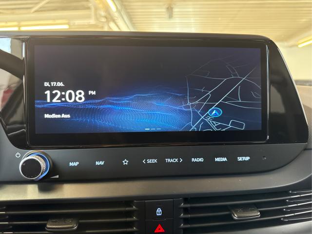 Hyundai / BAYON / Schwarz / / / NAVI SHZ RFK PDC KLIMAAUTOMATIK Licht/Regensensor