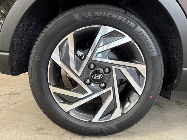 Hyundai / BAYON / Schwarz / / / NAVI SHZ RFK PDC KLIMAAUTOMATIK Licht/Regensensor